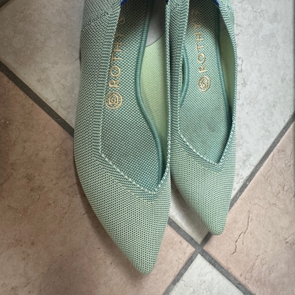 New Retired Color Mint Green Rothy’s The Point Flats, Size 9